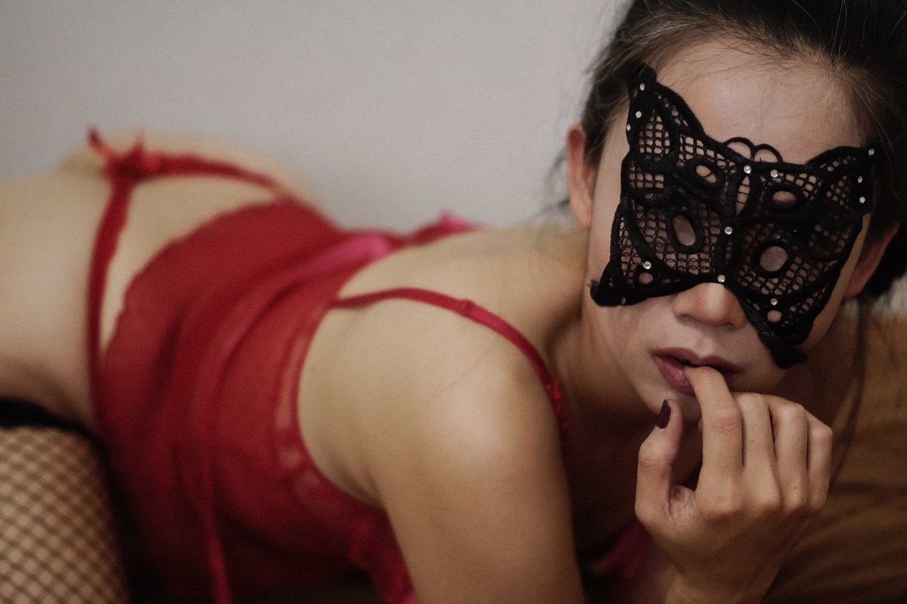 mask-2378574_1280