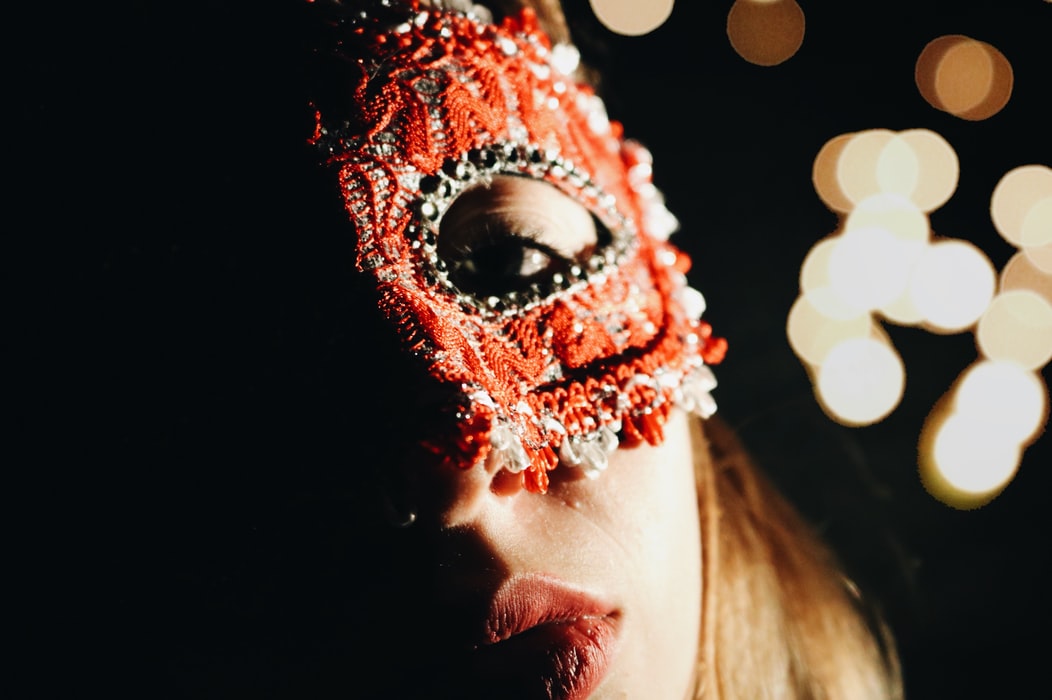 photo-1513774497165-501460a8a88c